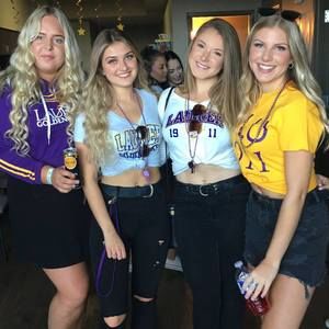 Meet your Posher, Claudia